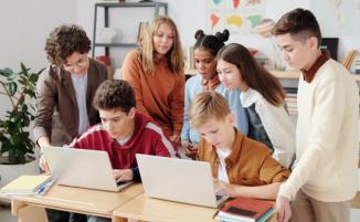 Bitkom-Zwischenbilanz zum Digitalpakt Schule